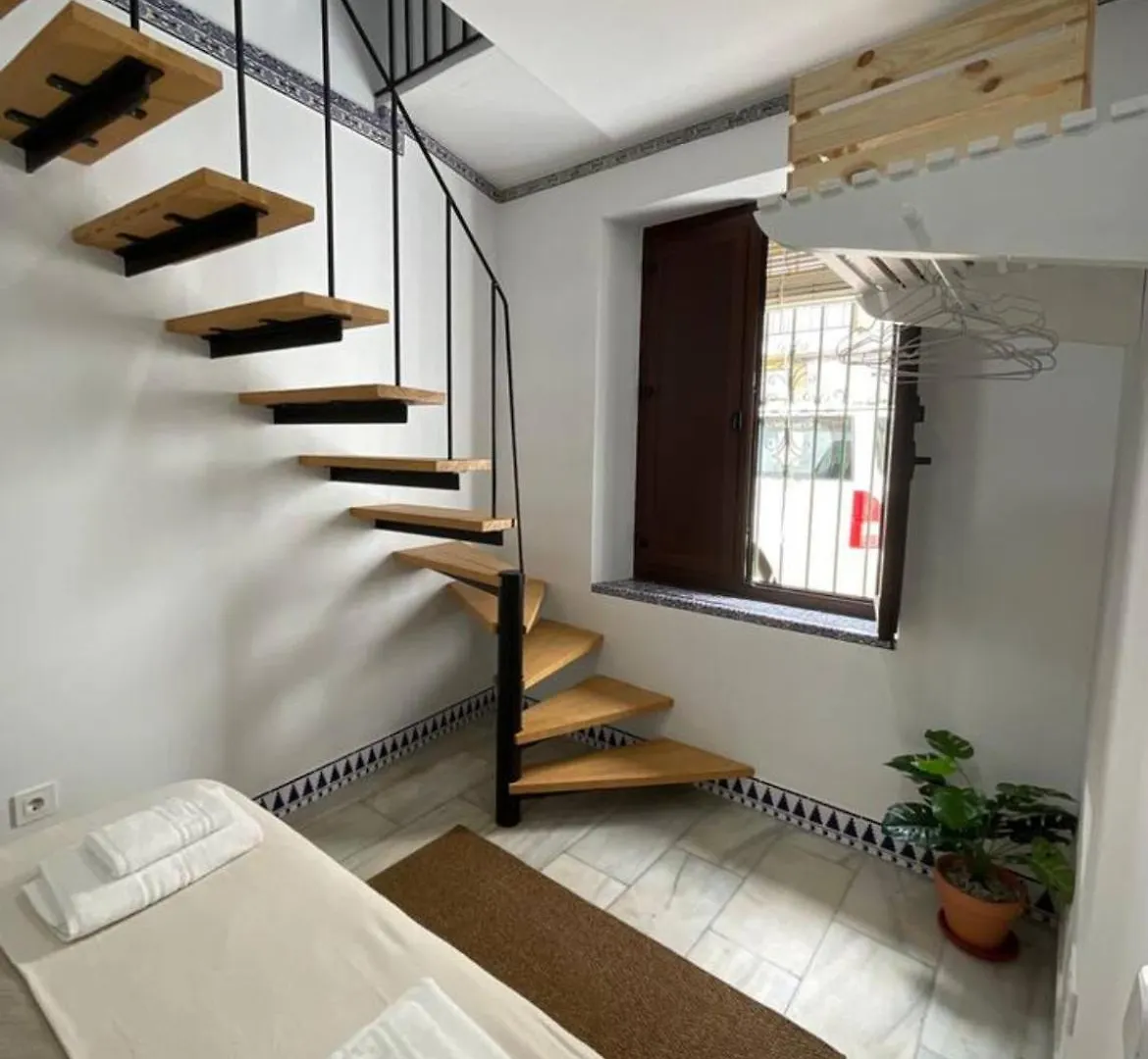 Estudio Con Encanto En El Corazon De Triana Seville